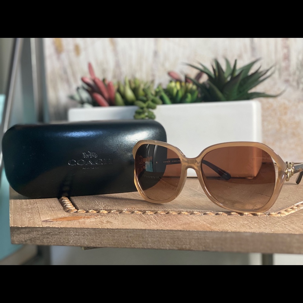 Coach in Milky Light Brown Flower Lens Sunglass